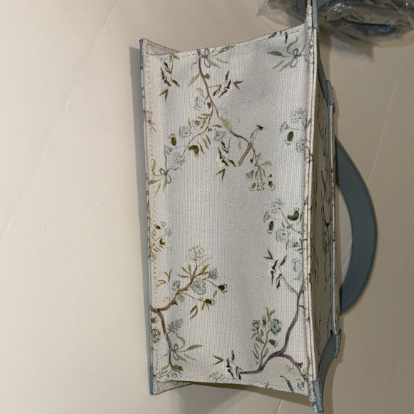 Ariel Okin X Neely & Chloe Floral Top-Handle Shoulder Bag in Light Blue - Picture 3 of 12